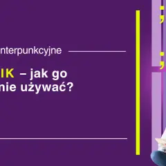 Kobieta z książką, obok tekst o zasadach interpunkcyjnych i grafika z symbolem średnik.