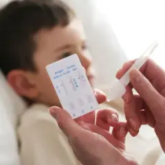 Co jeśli test na COVID jest pozytywny? Ważne kroki do podjęcia