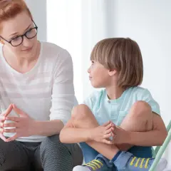 Tematy do rozmowy z dzieckiem, które rozweselą i zbliżą do siebie