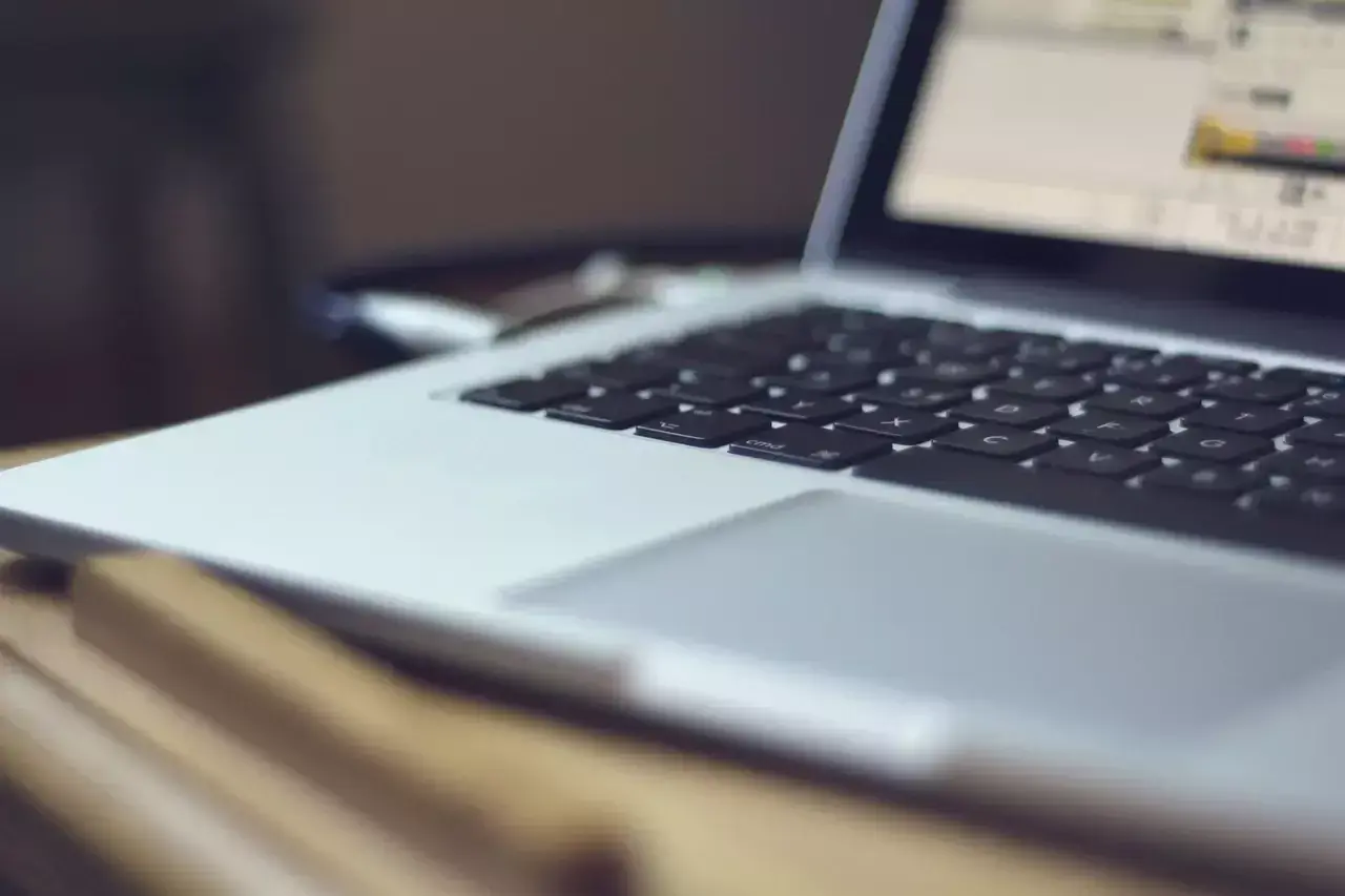 Czy terapia online ma sens? Odkryj jej skuteczność i korzyści