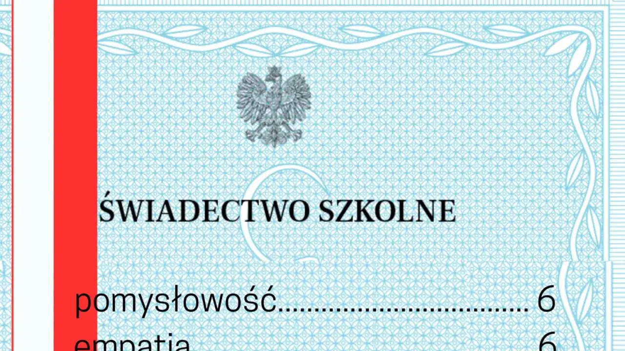 Świadectwo szkolne z paskiem, z orłem i ozdobnymi wzorami. Ocena z pomysłowości to szóstka!